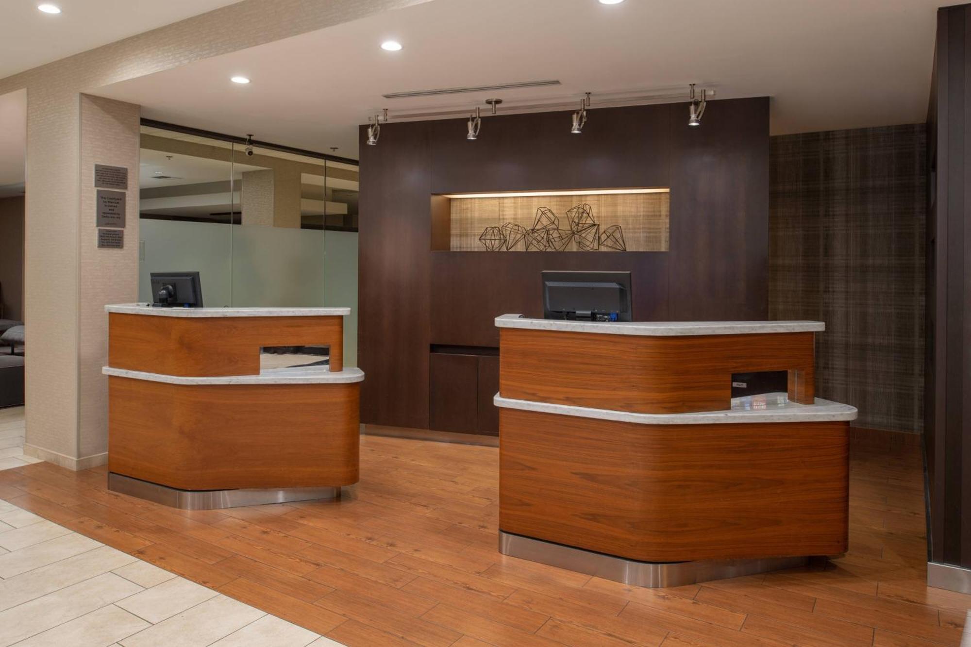 Courtyard By Marriott Portland Airport Hotel Exterior foto