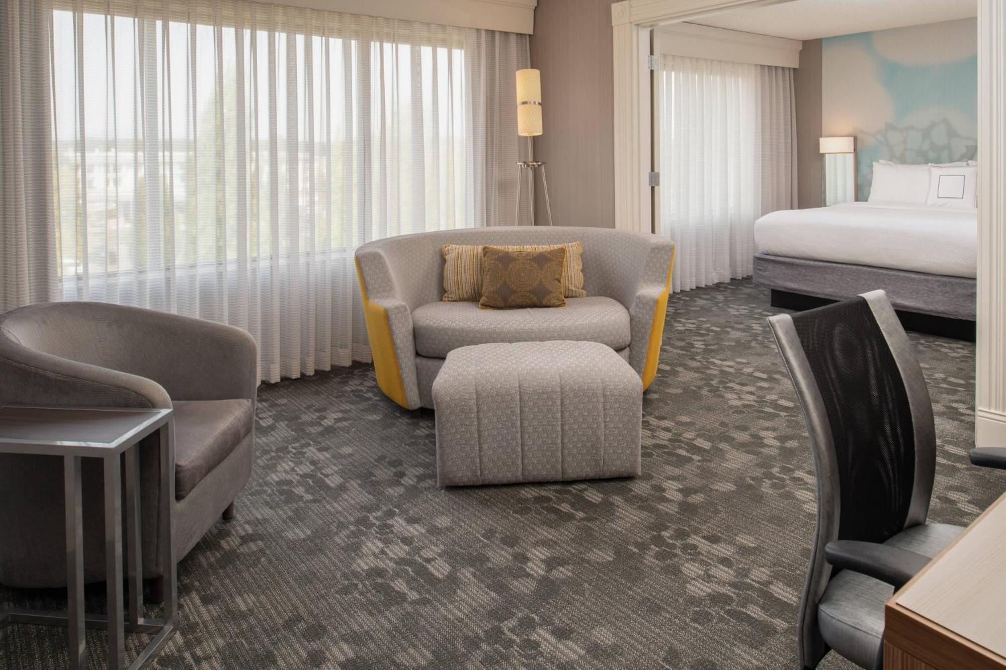 Courtyard By Marriott Portland Airport Hotel Exterior foto