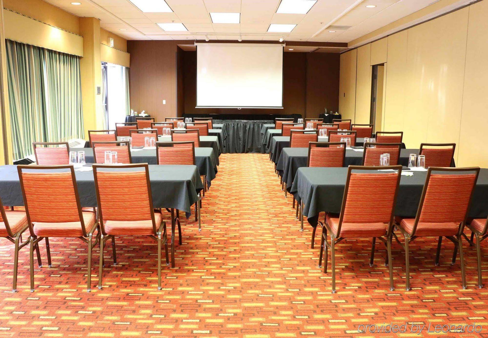 Courtyard By Marriott Portland Airport Hotel Exterior foto
