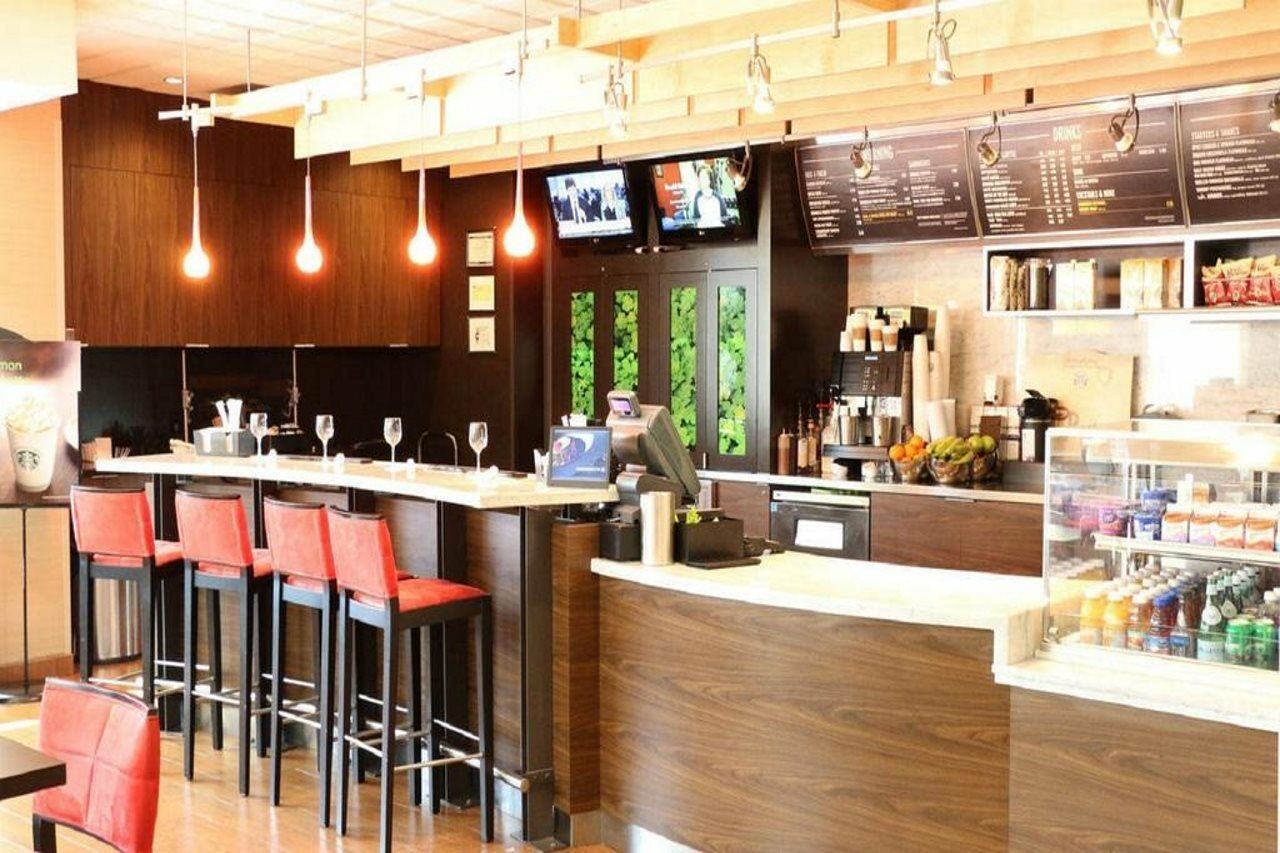 Courtyard By Marriott Portland Airport Hotel Exterior foto